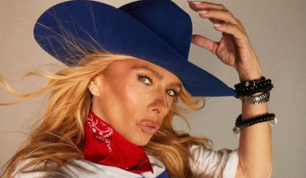 Apresentadora Adriane Galisteu