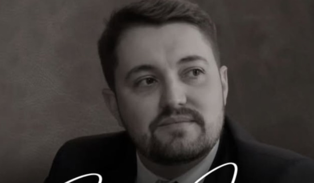 Advogado Carlison Jansen que morreu em foto preto e branca