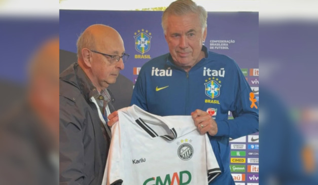 Técnico Carlo Ancelotti ganhou uma camisa do Operário, de Ponta Grossa.