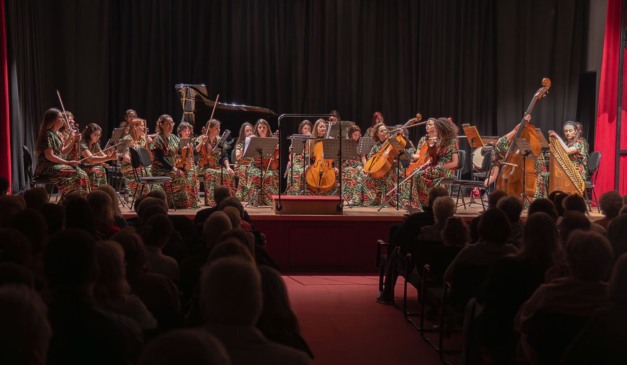 “Concerto Espanhol”, com a orquestra Ladies Ensemble