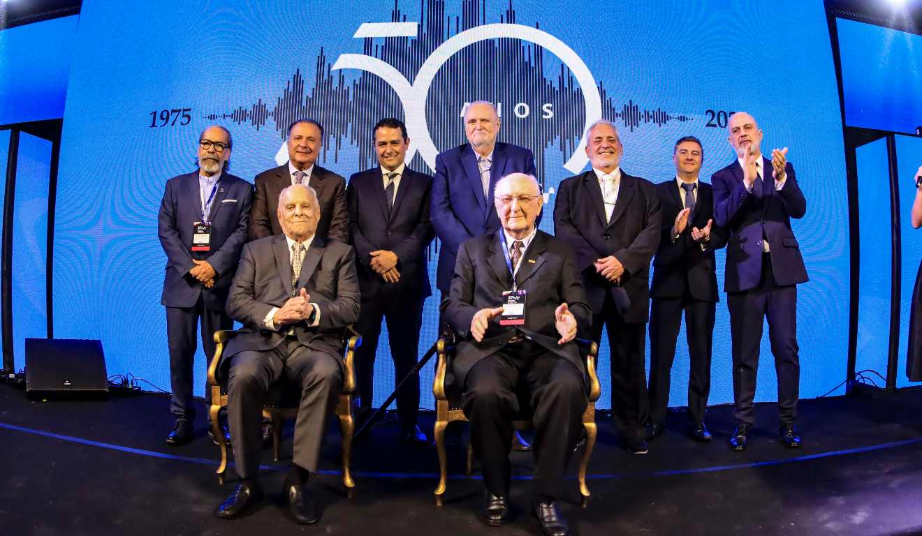 Homenageados na abertura do Congresso Paranaense de Rádio e TV