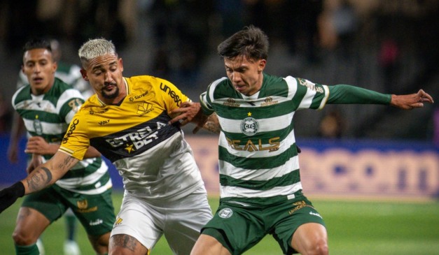 Coritiba e Criciúma se enfrentaram pela Série B 2025.