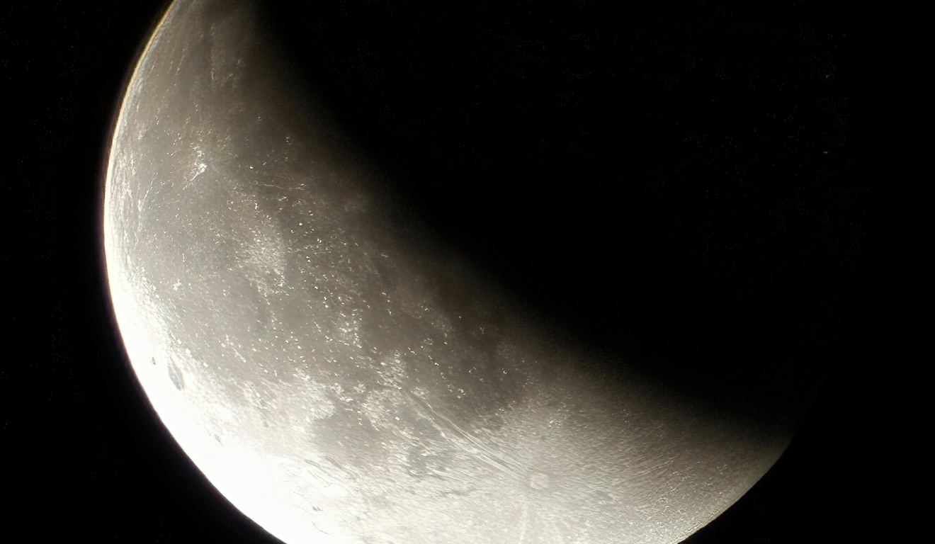 Imagem ilustrativa da lua crescente.