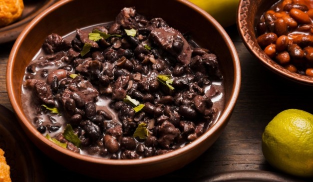 Feijoada Beneficente acontece neste sábado no círculo militar, em Curitiba