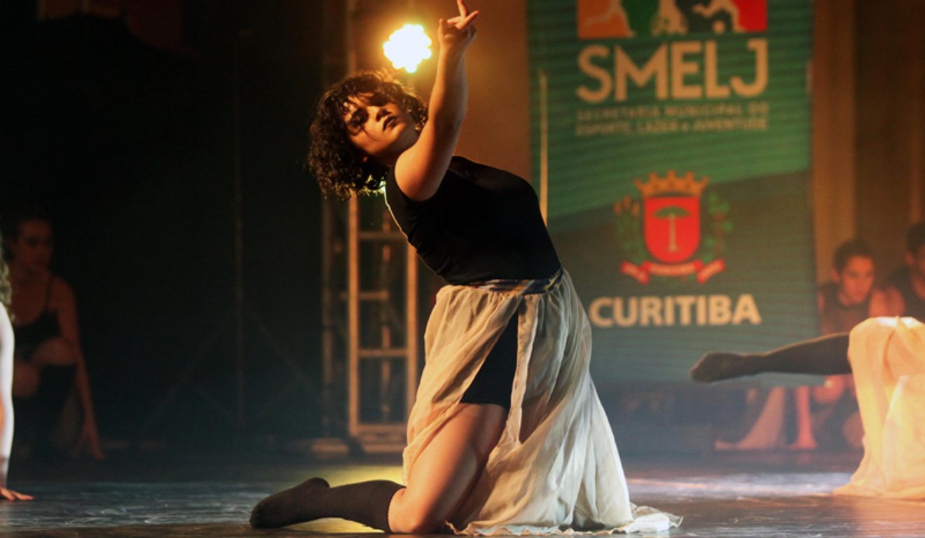 festival de dança curitiba com apresentações de vários gêneros e idades