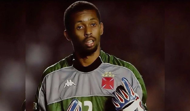 Helton com a camisa cruzmaltina. (Foto: Reprodução/ Instagram)