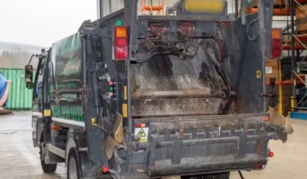 Caminhão de lixo que homem morreu esmagado