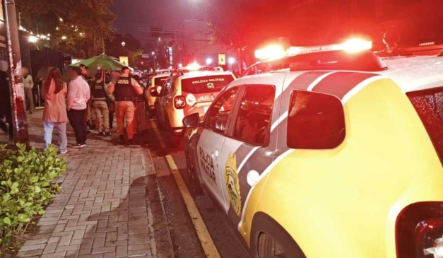 Polícia Militar e testemunhas onde policial atirou contra homem em bar