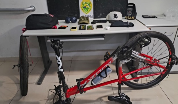 bicicleta que foi roubada por um dos homens suspeitos