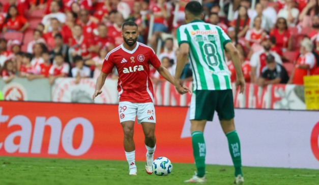 No primeiro turno o Internacional venceu o Juventude por 3x1.