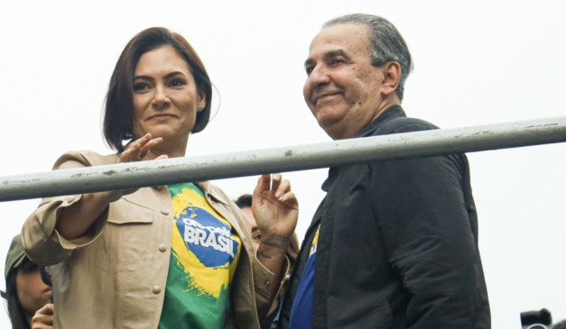 Michelle Bolsonaro ao lado do pastor Silas Malafaia
