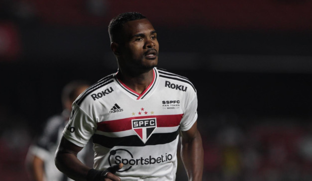 Nilão com a camisa do Tricolor paulista. (Foto: Rubens Chiri/Saopaulofc.net)