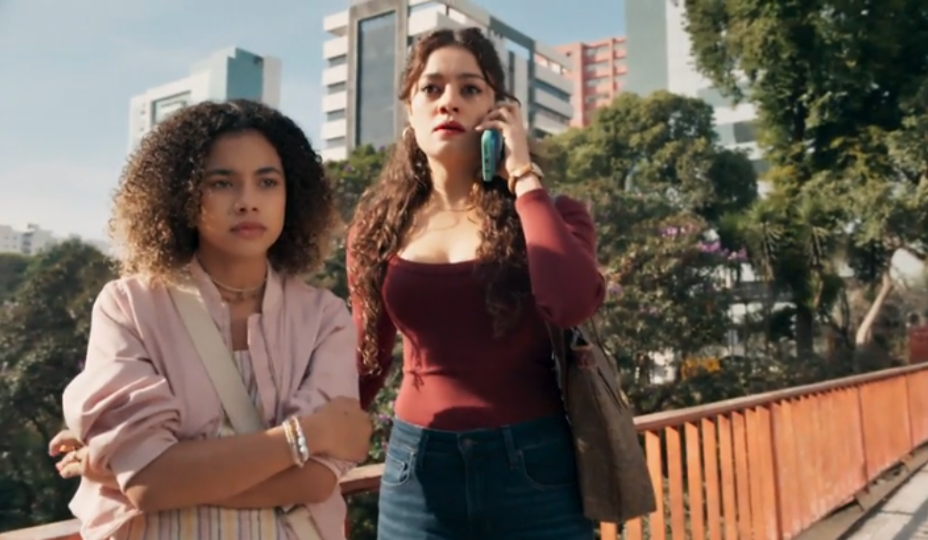 Imagem de Sophie Charlotte e Alana Cabral.