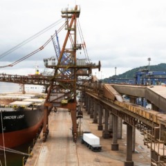 porto de paranaguá ilustra episódio do momento indústria