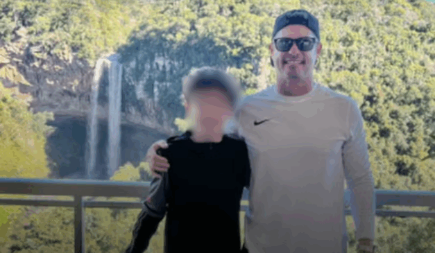 Imagem do pai Mark Alexander, de 48 anos, e o filho Duncan Edward, de 13.