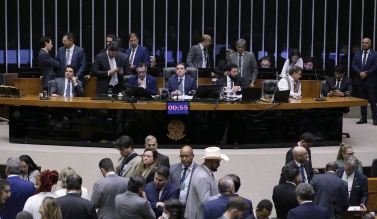Plenário da Câmara dos Deputados durante votação da PEC da Blindagem