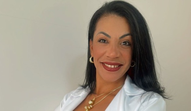 professora morta a facadas pelo ex