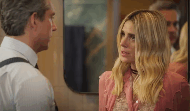 Imagem de Leila conversando com Marco Aurélio.