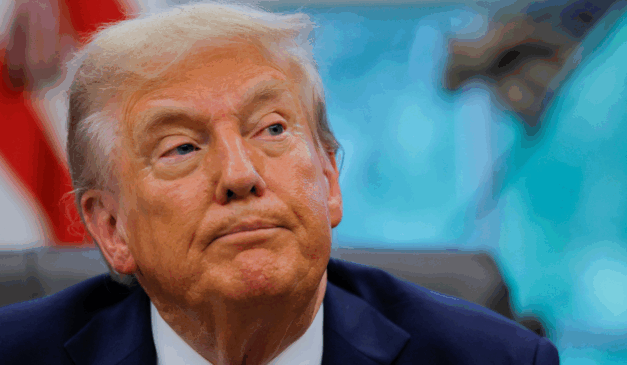 Presidente dos EUA, Donald Trump, no salão oval, em 05/09/2025