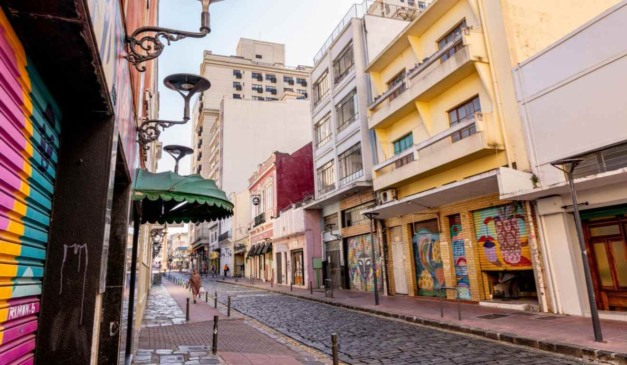 Rua no Centro de Curitiba