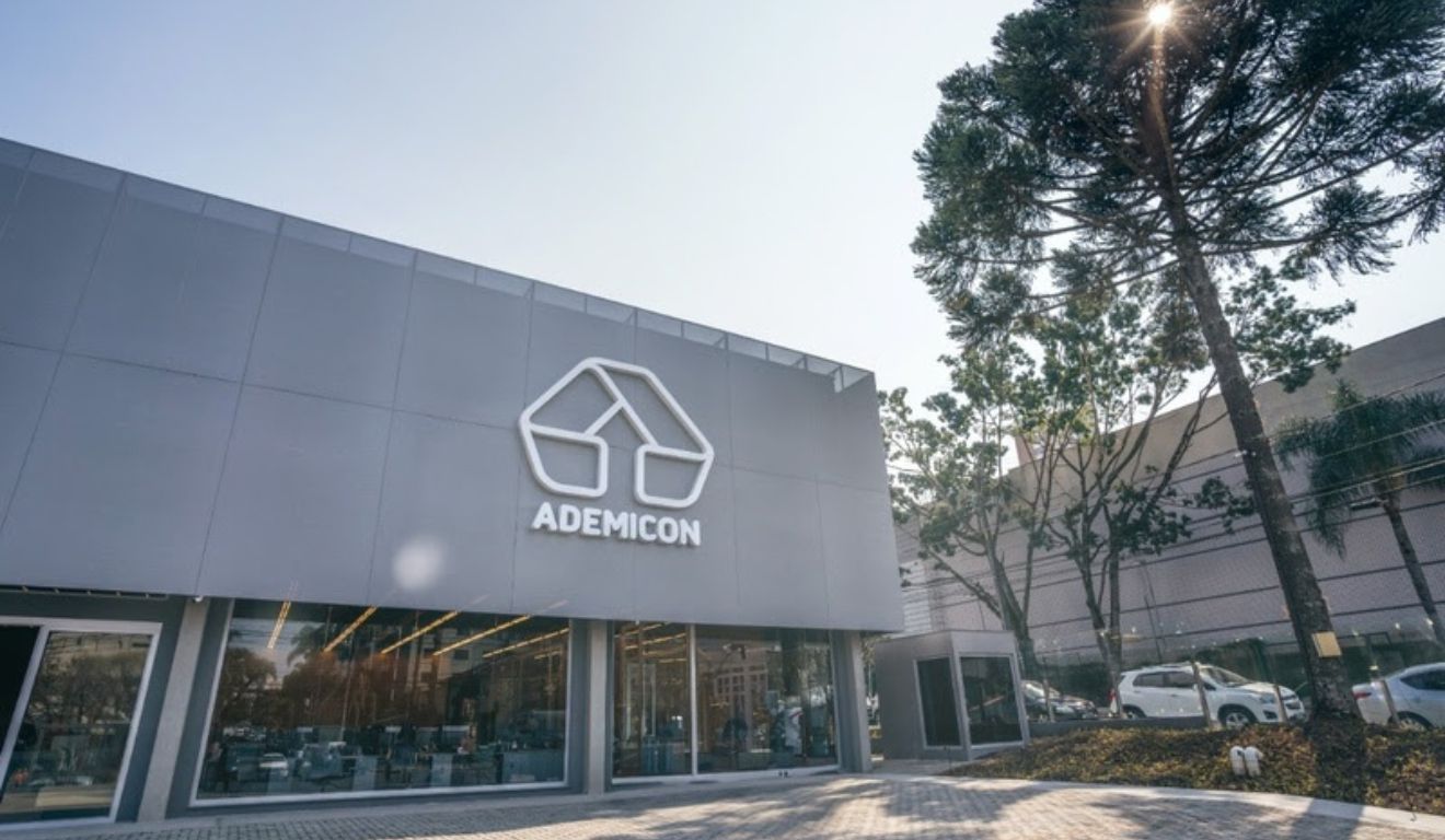 Fachada de loja da Ademicon