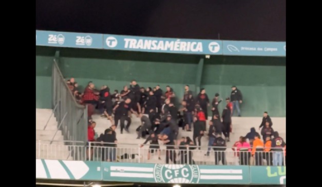 Briga da torcida do Athletico no Atletiba