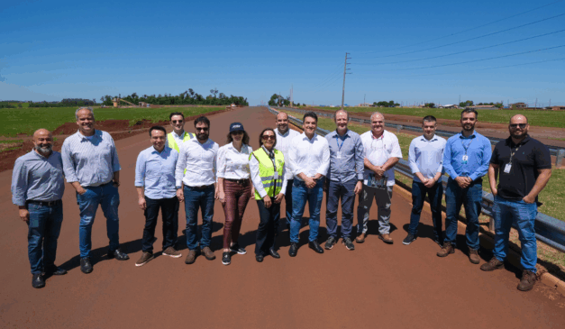 membros do DER visitando o Contorno em Palotina