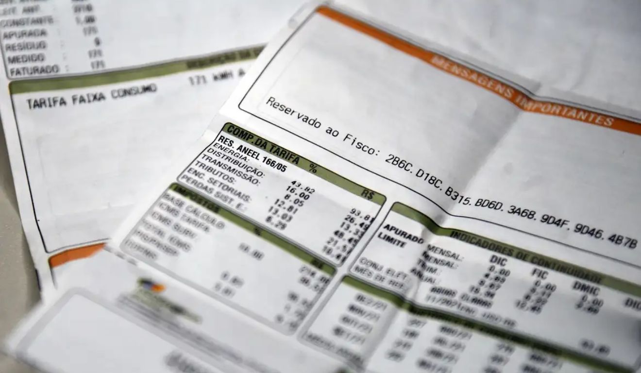 Conta de luz seguirá cara no Brasil em setembro