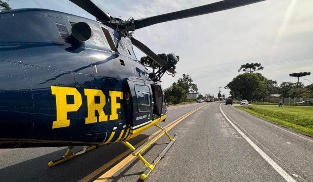 Helicóptero de resgate da PRF no local do acidente