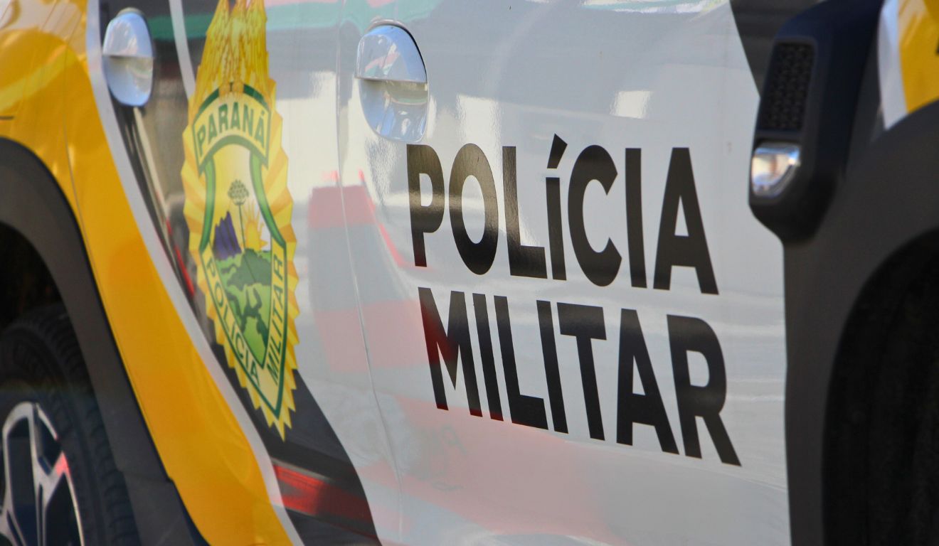 Viatura da Polícia Militar; corporação atendeu caso do comerciante baleado na cabeça em bar