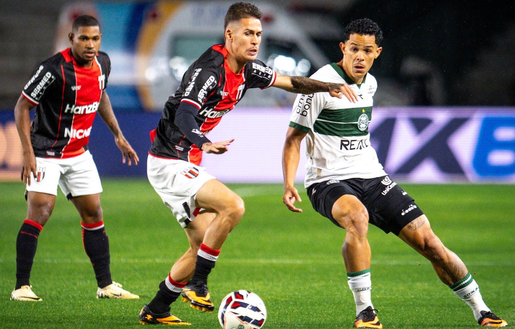 Coritiba x Botafogo-SP.