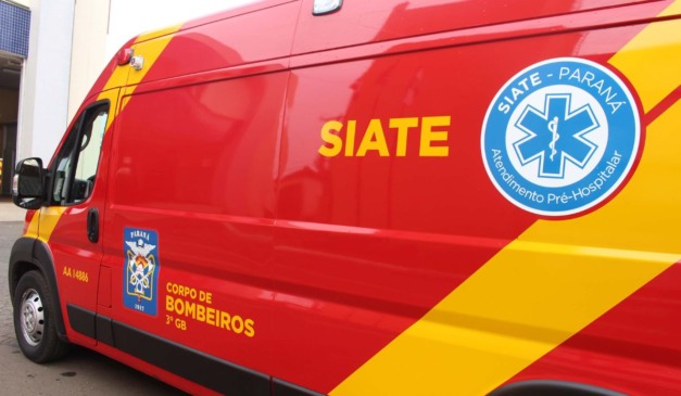 Ambulância do SIATE; socorristas atenderam caso do genro e sogra internados em estado grave após acidente em Curitiba