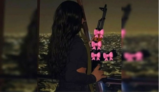 Japinha do CV com fuzil em fotografia postada nas redes sociais