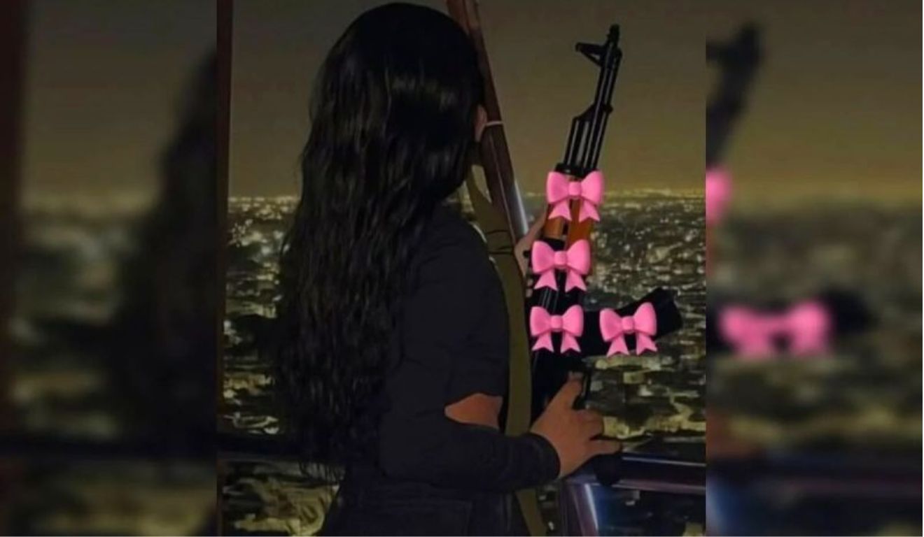 Japinha do CV com fuzil em fotografia postada nas redes sociais