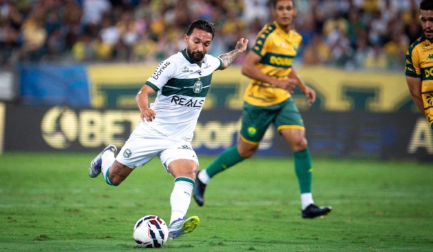 Lance de Cuiabá x Coritiba, pela Série B