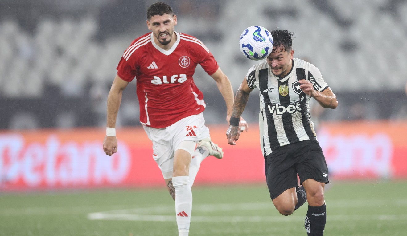 Lance de Botafogo x Internacional, pelo Brasileirão