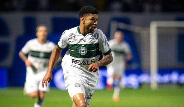 Lucas Ronier em Avaí x Coritiba