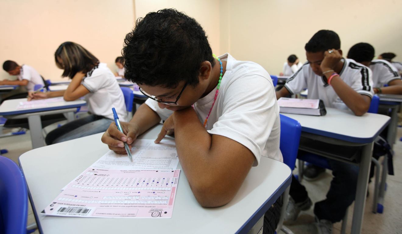 Alunos durante aplicação da prova da Olimpíada Brasileira de Matemática