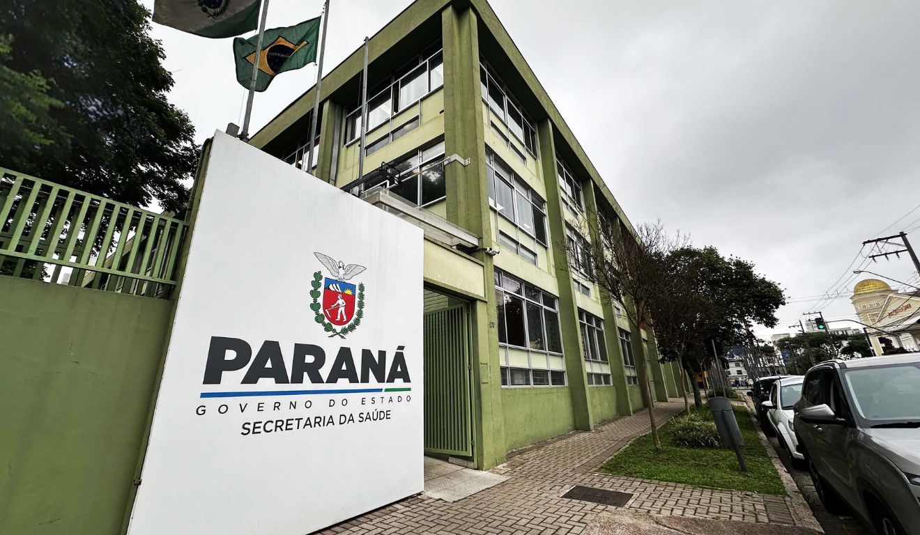 Sede da Secretaria de Estado da Saúde do Paraná; estado confirmou primeiras intoxicações por metanol