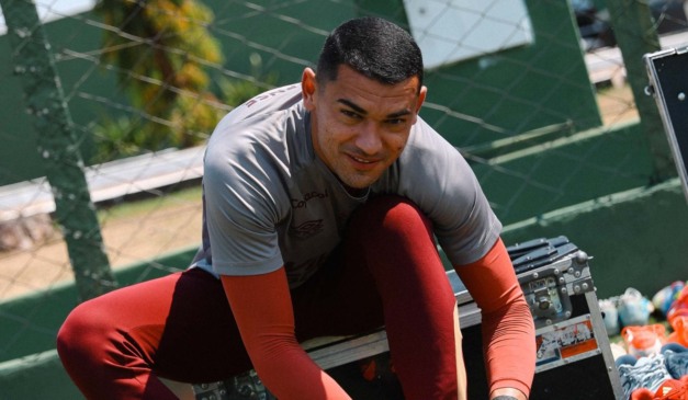 Santos em treino do Athletico em Goiânia