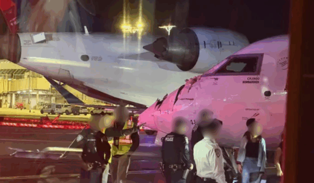 Imagem dos aviões que colidiram.