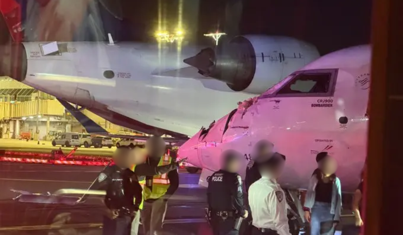 Imagem dos aviões que colidiram.