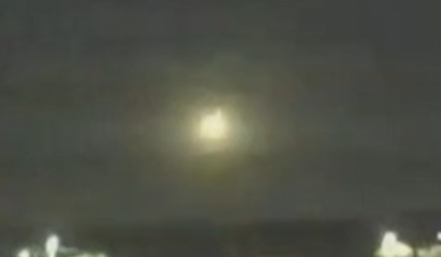 Meteoro provoca bola de fogo no céu do Norte do Paraná e interior de São Paulo