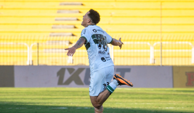 Wallisson é destaque no Coritiba e pode permanecer para 2026 (Foto: JP Pacheco / Coritiba)