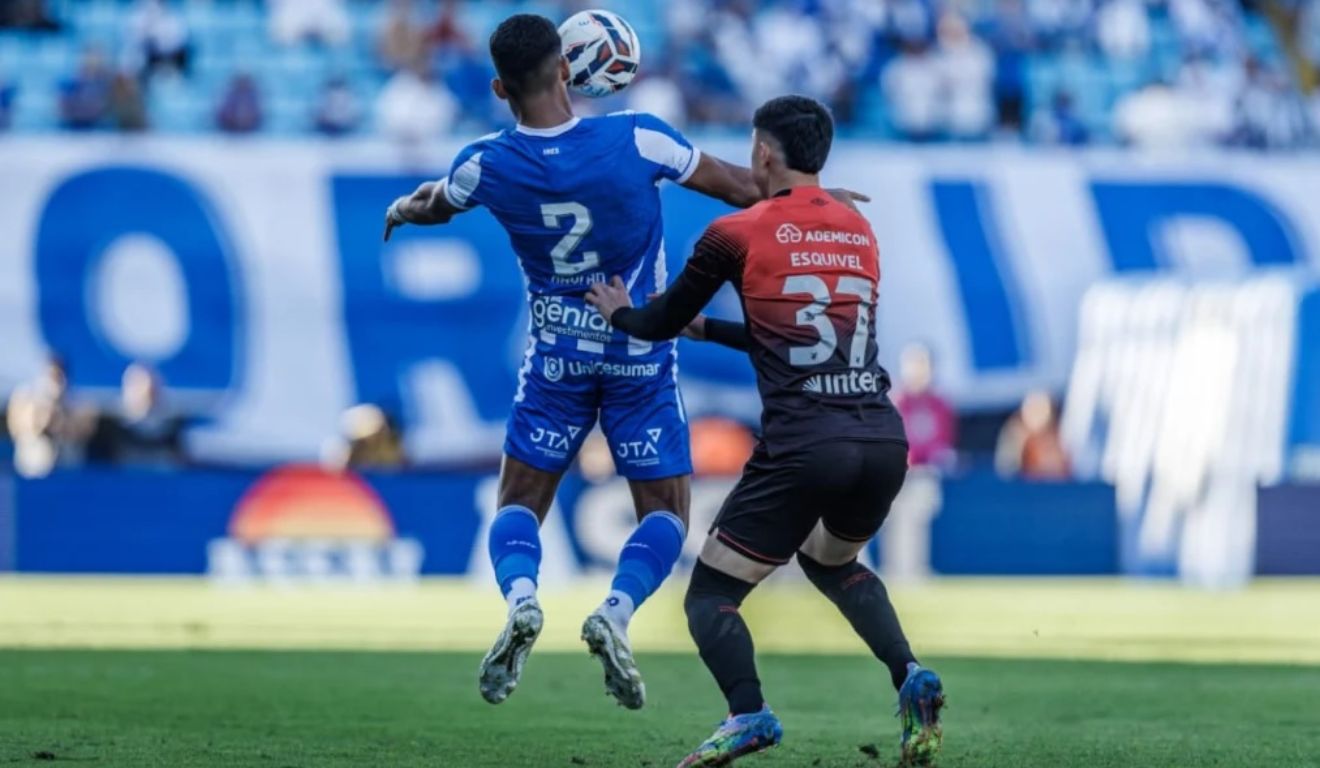 Athletico e Avaí se enfrentam pela Série B. (Foto: Fabiano Rateke/Avaí)
