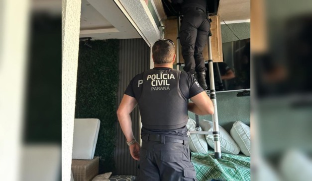 Agentes da Polícia Civil em operação em Colombo