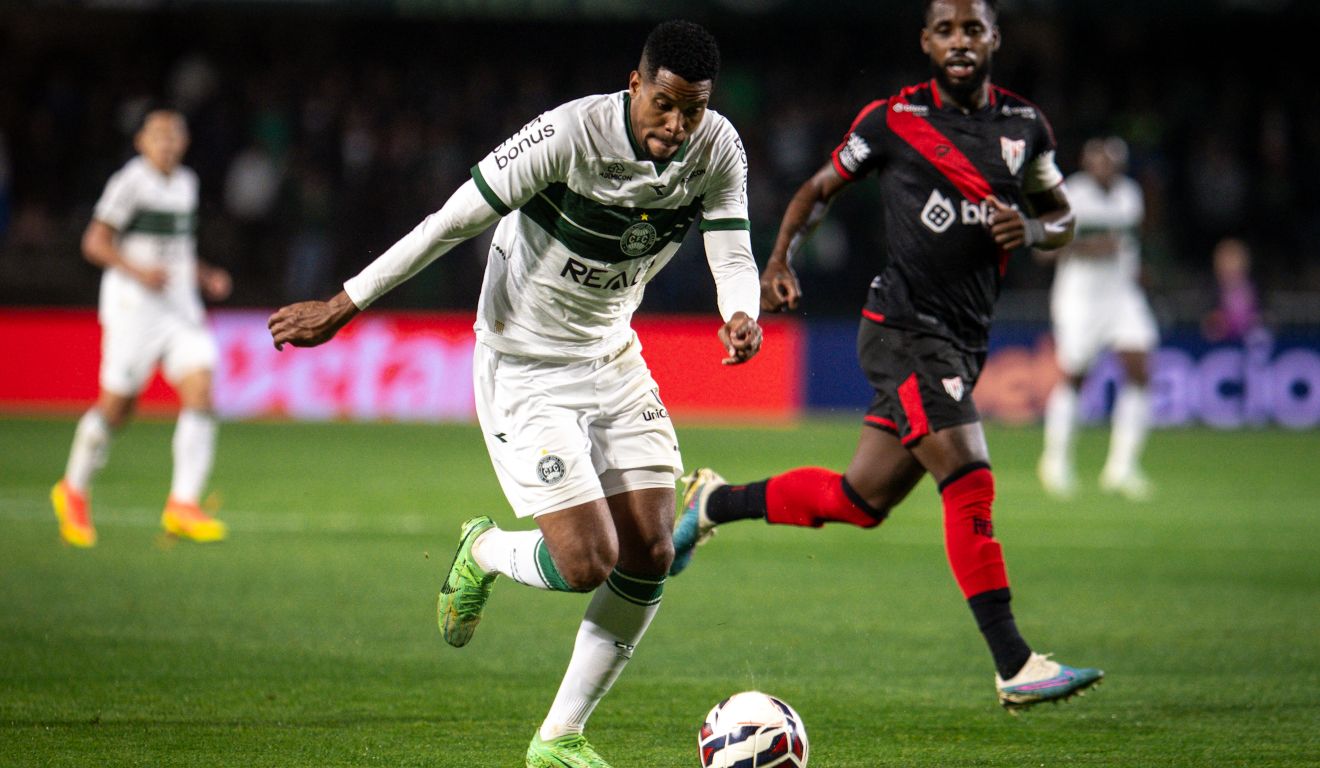 Coritiba e Atlético-GO se enfrentaram pela Série B