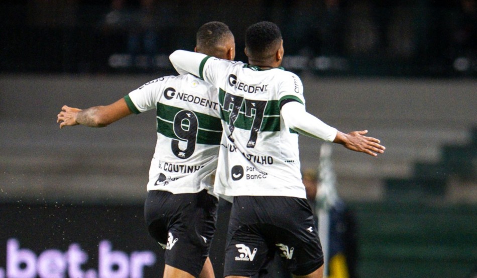 Gustavo Coutinho e Iury Castilho fizeram os gols no primeiro tempo em Coritiba x Botafogo-SP.