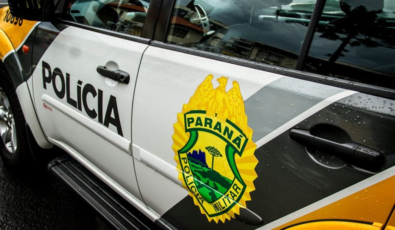 Uma criança, de nove anos, foi abusada após aceitar carona de desconhecido no Paraná. Na imagem, vemos uma viatura da Polícia Militar.