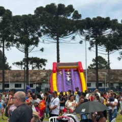 Festa do dia das crianças em frente ao quartel do boqueirão organizada pelo grupo ric